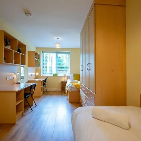 Stylish 2-bed * Galway