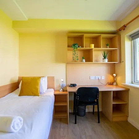 Stylish 2-bed *