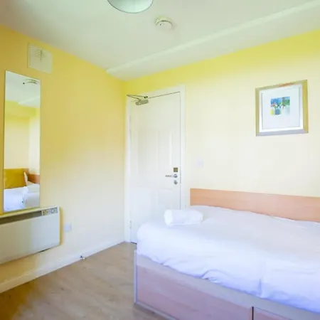 123 - Stylish 2-bed * Galway