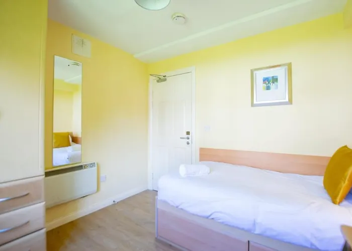 123 - Stylish 2-bed * Galway